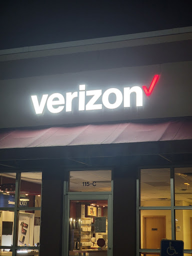 Cell Phone Store «Verizon Authorized Retailer - Wireless Zone», reviews and photos, 115 Elm St, Farmington, MN 55024, USA