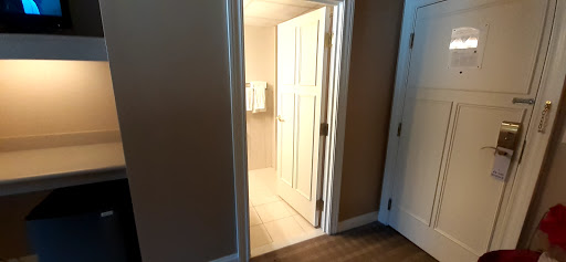 Hotel «Ethan Allen Hotel», reviews and photos, 21 Lake Ave Ext, Danbury, CT 06811, USA