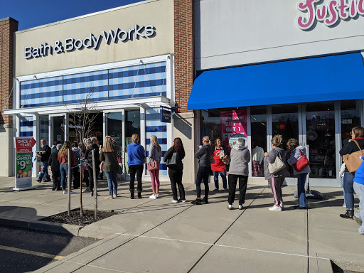 Bath & Body Works, 2862 Town Center Blvd, Crestview Hills, KY 41017, USA, 