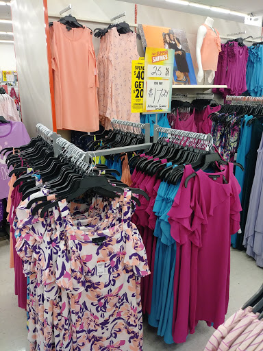 Shopping Mall «Central Shopping Plaza», reviews and photos, 3825 NW 7th St, Miami, FL 33126, USA