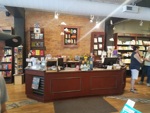 Book Store «Read Between the Lynes», reviews and photos, 111 E Van Buren St, Woodstock, IL 60098, USA