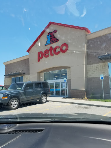 Pet Supply Store «Petco Animal Supplies», reviews and photos, 600 NE Vivion Rd, Kansas City, MO 64118, USA
