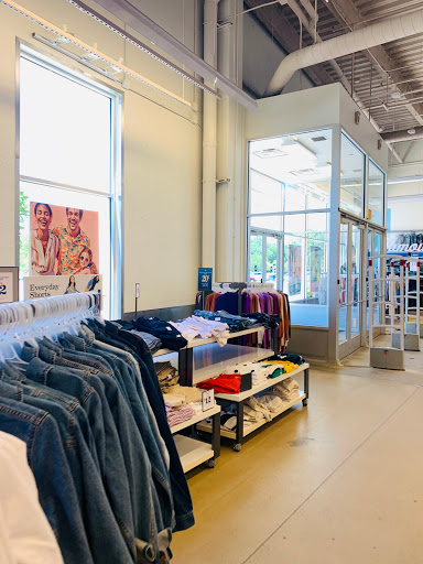 Clothing Store «Old Navy», reviews and photos, 3020 Brandywine Pkwy, Wilmington, DE 19803, USA