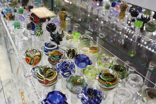 Tobacco Shop «Wonderland Smoke Shop East Hanover», reviews and photos, 320 NJ-10, East Hanover, NJ 07936, USA