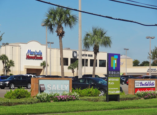 Shopping Mall «River Oaks Shopping Center», reviews and photos, 1964 W Gray St, Houston, TX 77019, USA
