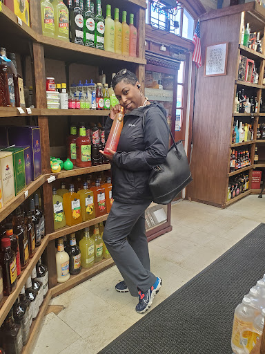 Liquor Store «Vault Liquor & Smokes», reviews and photos, 1270 Bardstown Rd, Louisville, KY 40204, USA