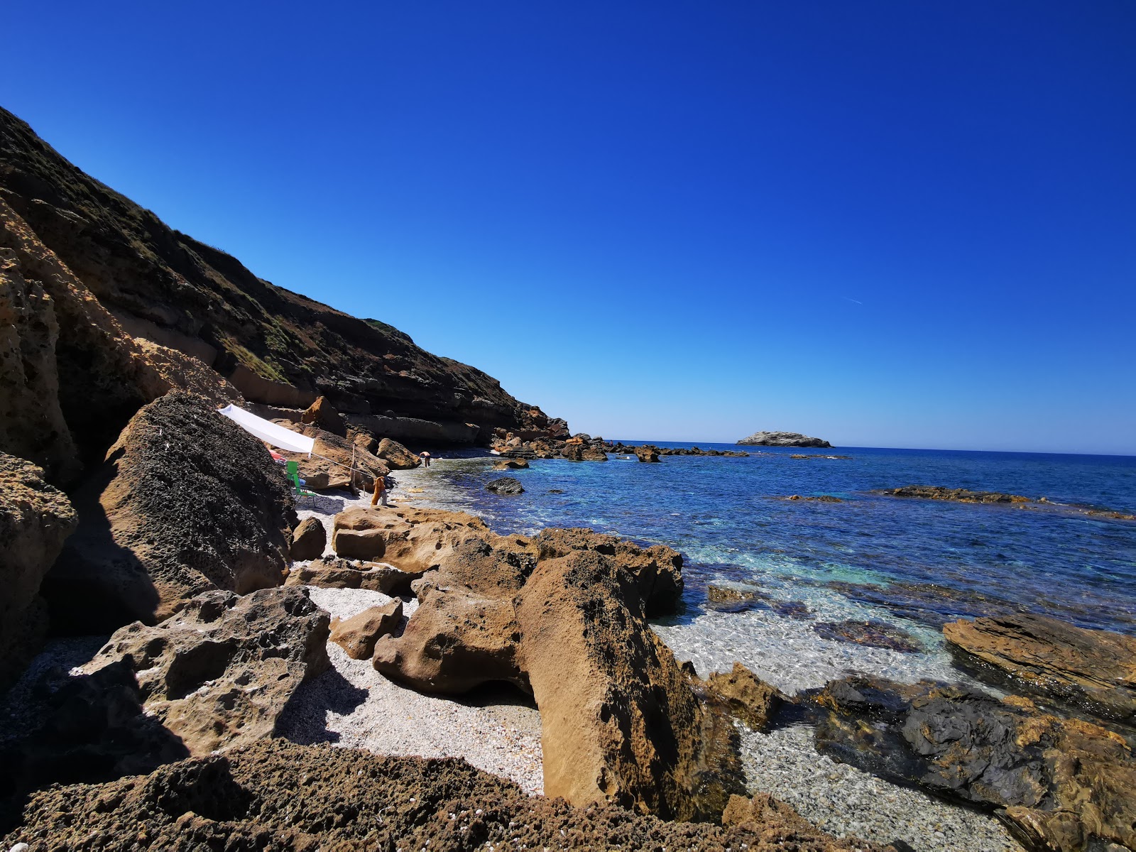 Foto van Spiaggia Di Rena Majore en zijn prachtige landschap