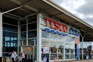 Tesco Extra image