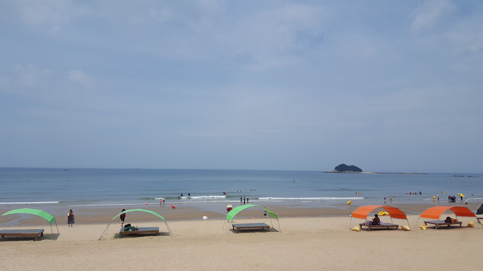 Photo de Nanjido Beach protégé par des falaises