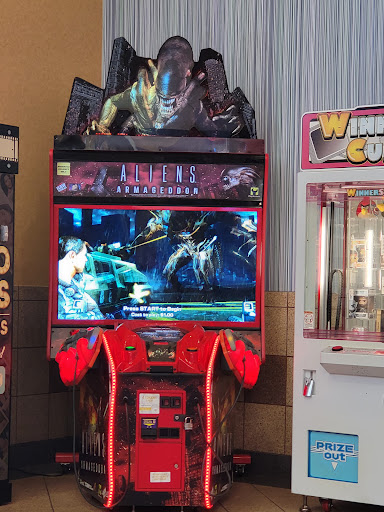 Movie Theater «Regal Cinemas The Loop 16 & RPX», reviews and photos, 3232 N John Young Pkwy, Kissimmee, FL 34741, USA