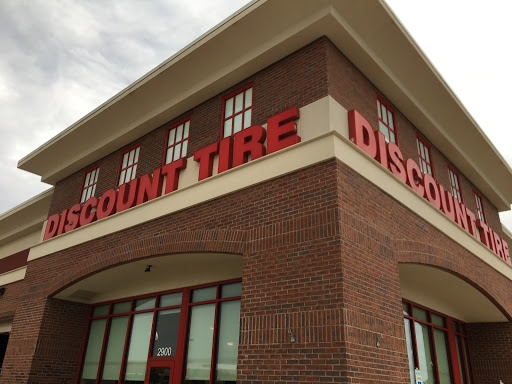 Tire Shop «Discount Tire», reviews and photos, 2900 Mt Williams Dr, Norman, OK 73069, USA