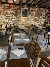 Atmosphère du Restaurant Le Mithan à Saint-Genis-Laval - n°1