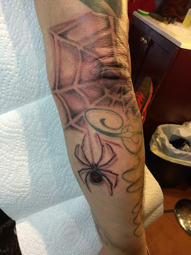 Tattoo Shop «Spilusions Custom Ink», reviews and photos, 912 Grand Ave, Sacramento, CA 95838, USA