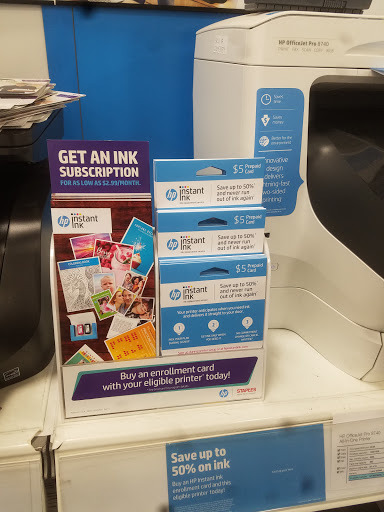 Office Supply Store «Staples», reviews and photos, 2080 W Empire Ave, Burbank, CA 91504, USA