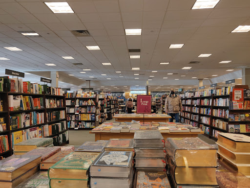 Book Store «Barnes & Noble», reviews and photos, 2443 Vestal Pkwy E, Vestal, NY 13850, USA