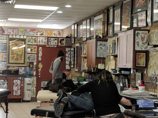 Tattoo Shop «Deluxe Tattoo», reviews and photos, 1459 W Irving Park Rd, Chicago, IL 60613, USA