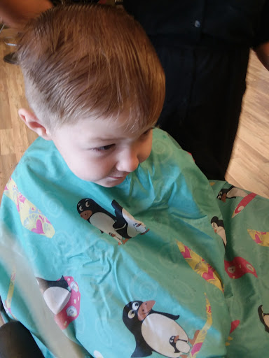 Hair Salon «Great Clips», reviews and photos, 4466 N Abbe Rd, Sheffield Lake, OH 44054, USA