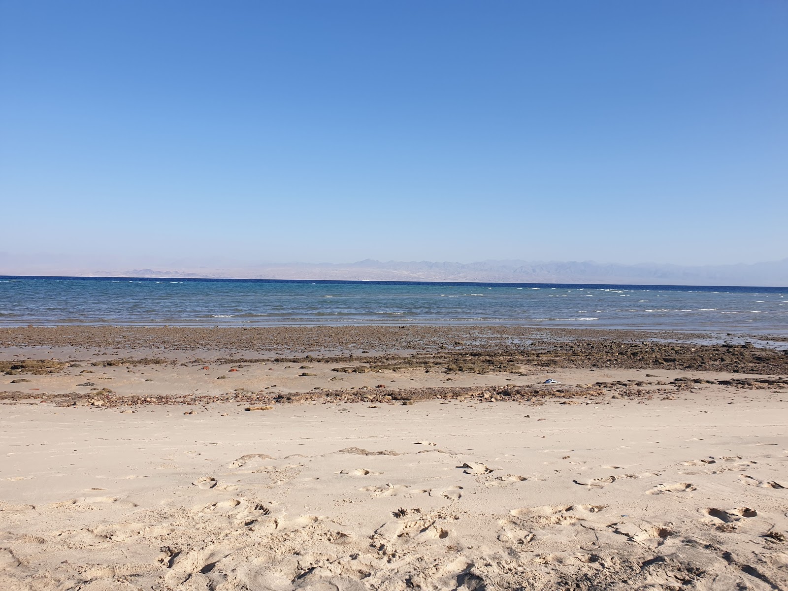 Fotografija Dana beach podprto z obalami