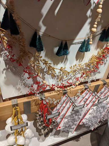 Furniture Store «Crate and Barrel», reviews and photos, 4589 La Jolla Village Dr, San Diego, CA 92122, USA