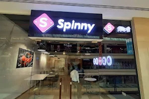 Spinny Car Hub - Korum Mall, Thane image