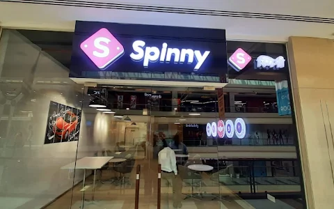Spinny Car Hub - Korum Mall, Thane image