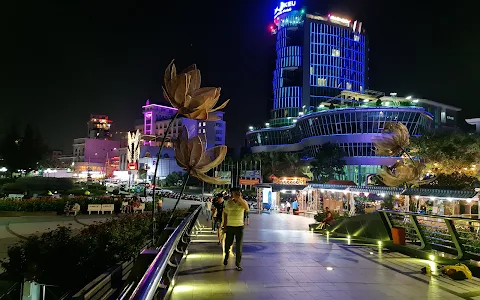 Ninh Kieu Wharf image
