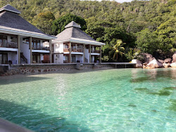 Anse Petite Cour Plajı'in fotoğrafı ve güzel manzarası