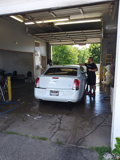Car Detailing Service «Magic Shine Hand Carwash & Detail shop», reviews and photos, 546 Snyder Ave, Barberton, OH 44203, USA