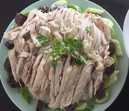 อาอู๋ ข้าวมันไก่ สีแยกบ้านสวน ปากซอยโรงเรียนเกษมวิทย์ อ.เมือง จ. ชลบุรี photo