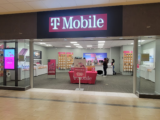 Cell Phone Store «T-Mobile», reviews and photos, 112 Eisenhower Pkwy #1037, Livingston, NJ 07039, USA
