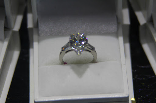 Jewelry Store «Shnayder Jewelry and Pawn Shop», reviews and photos, 110 Daniel Webster Hwy, Nashua, NH 03060, USA