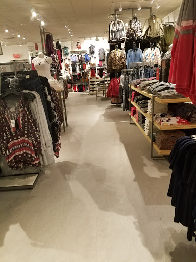 Shopping Mall «River Hills Mall», reviews and photos, 1850 Adams St, Mankato, MN 56001, USA