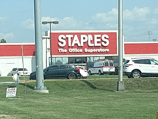 Office Supply Store «Staples», reviews and photos, 125 E Davis Dr, Terre Haute, IN 47802, USA