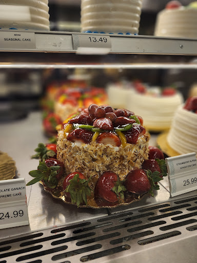 Supermarket «Publix Super Market at Country Club Plaza», reviews and photos, 18496 NW 67th Ave, Hialeah, FL 33015, USA