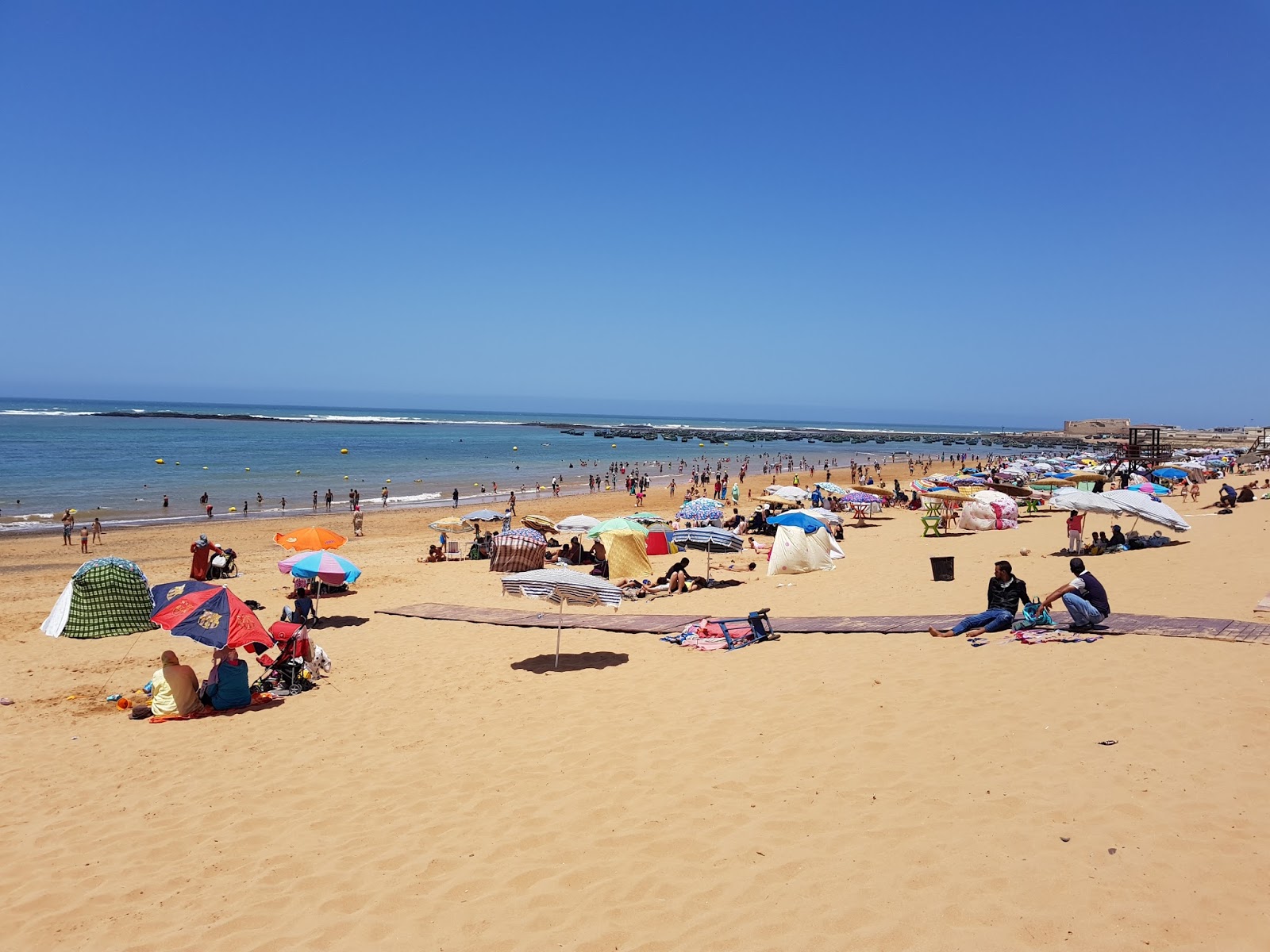 Foto di Souiria BEACH 2 con una superficie del acqua turchese