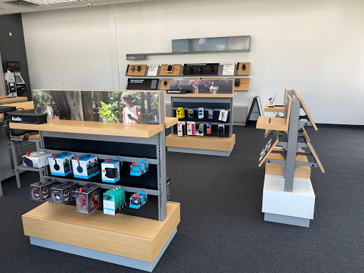 Cell Phone Store «Carle Place Verizon Wireless», reviews and photos, 198 Glen Cove Rd, Carle Place, NY 11514, USA