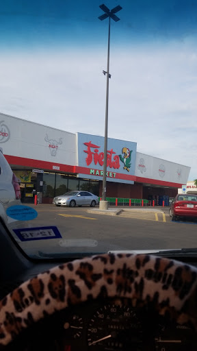 Mexican Grocery Store «Fiesta Mart», reviews and photos, 1300 E Pioneer Pkwy, Arlington, TX 76010, USA
