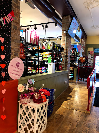 Pet Supply Store «Brookside Barkery & Bath», reviews and photos, 118 W 63rd St, Kansas City, MO 64113, USA