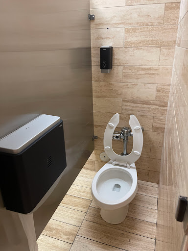 Movie Theater «RED Cinemas - Restaurant Entertainment District - Stadium 15», reviews and photos, 1305 Battleground Ave, Greensboro, NC 27408, USA