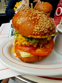 Hamburger du Restaurant français LE CHARLOT - PARIS - n°17