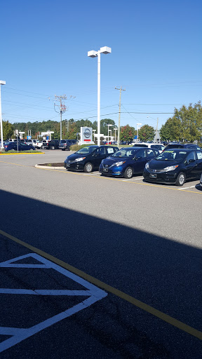 Car Dealer «Hall Nissan Chesapeake», reviews and photos, 3417 Western Branch Blvd, Chesapeake, VA 23321, USA
