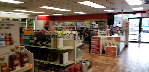 Liquor Store «RALSTON DISCOUNT LIQUOR #7», reviews and photos, 3149 Southmore Blvd, Houston, TX 77004, USA