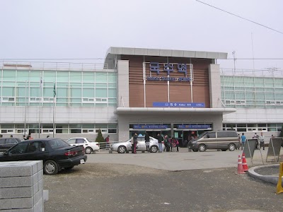 Photos of Guksu Station