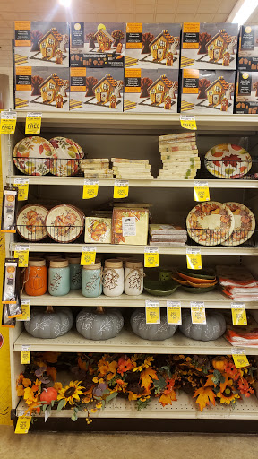 Shopping Mall «North Point Centre», reviews and photos, 320 Bay St, San Francisco, CA 94133, USA