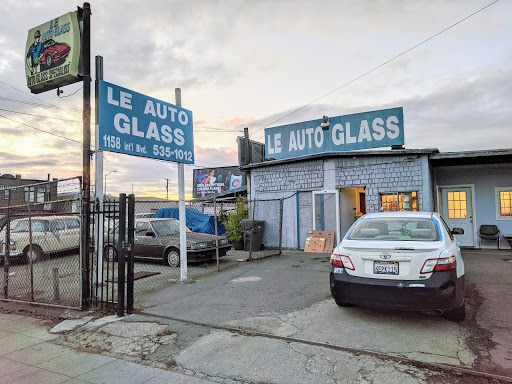 Le Auto Glass