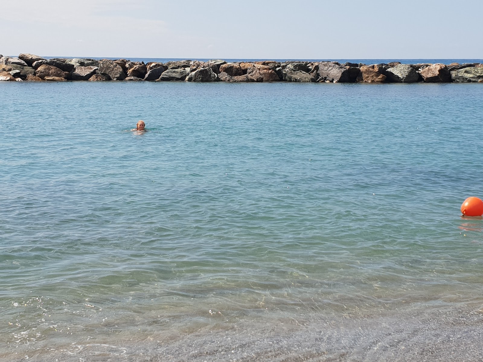 Foto van Belvedere Marittimo beach met blauw water oppervlakte