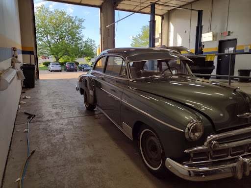 Auto Body Shop «ABRA Auto Body & Glass», reviews and photos, 2891 Dukane Dr, St Charles, IL 60174, USA