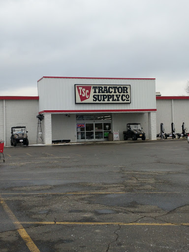 Tractor Supply Co., 240 Bluebell Dr NW, New Philadelphia, OH 44663, USA, 