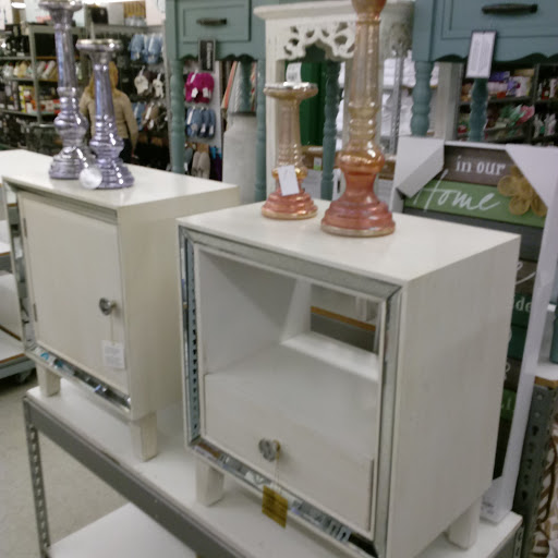 Home Goods Store «Tuesday Morning», reviews and photos, 23855 Hawthorne Blvd, Torrance, CA 90505, USA