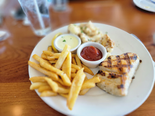 Seafood Restaurant «Fish Market Restaurant», reviews and photos, 750 N Harbor Dr, San Diego, CA 92101, USA